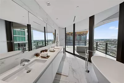 1000 NE Biscayne Blvd #2202, Miami, FL 33132 - Photo 25