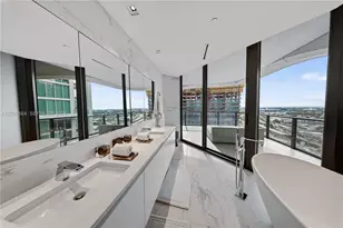 1000 NE Biscayne Blvd, Miami, FL 33132 - Photo 25