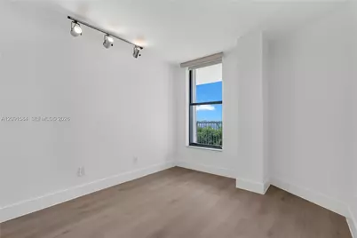 1440 Brickell Bay Dr #604, Miami, FL 33131 - Photo 19