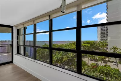 1440 Brickell Bay Dr #604, Miami, FL 33131 - Photo 5