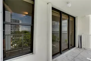 1440 Brickell Bay Dr, Miami, FL 33131 - Photo 9