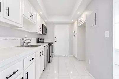 18021 Biscayne Blvd #1102, Aventura, FL 33160 - Photo 17