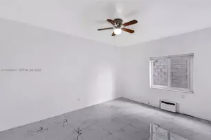 215 30th St, Miami Beach, FL 33140 - Photo 17