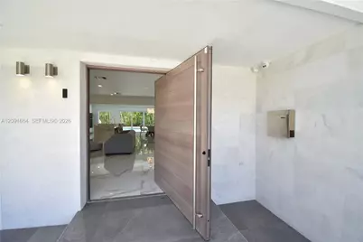 20501 NE 22nd Pl, Miami, FL 33180 - Photo 19