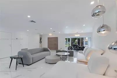 20501 NE 22nd Pl, Miami, FL 33180 - Photo 3