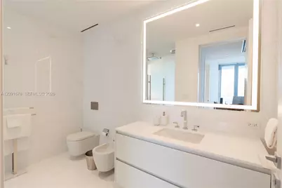 300 Biscayne Blvd Way #4701E, Miami, FL 33131 - Photo 21