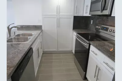 6401 Turkey Run Ter, Miami Lakes, FL 33014 - Photo 9