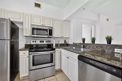 1 Glen Royal Pkwy #903, Miami, FL 33125 - Photo 9