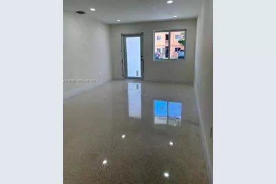 1040 NW 23rd Ct #1042, Miami, FL 33125 - Photo 5