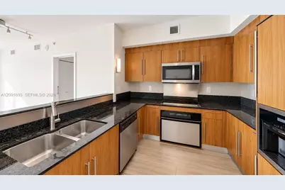 335 S Biscayne Blvd #1601, Miami, FL 33131 - Photo 5
