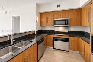 335 S Biscayne Blvd, Miami, FL 33131 - Photo 5