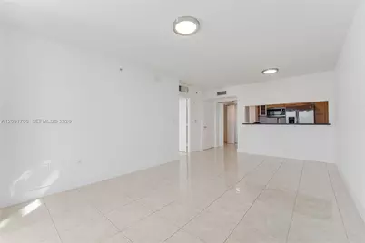 31 SE 5th St #409, Miami, FL 33131 - Photo 7