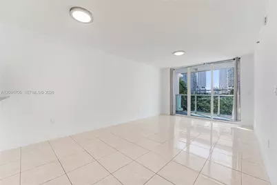 31 SE 5th St #409, Miami, FL 33131 - Photo 5