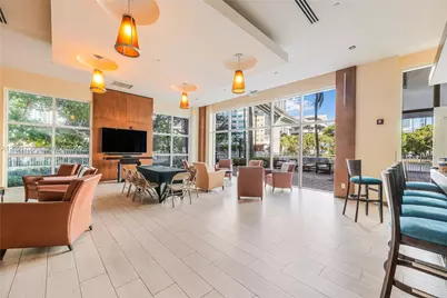 31 SE 5th St #409, Miami, FL 33131 - Photo 23