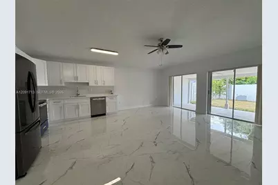 12810 NW 6th Ln, Miami, FL 33182 - Photo 9