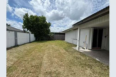 12810 NW 6th Ln, Miami, FL 33182 - Photo 27