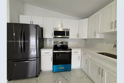 12810 NW 6th Ln, Miami, FL 33182 - Photo 11