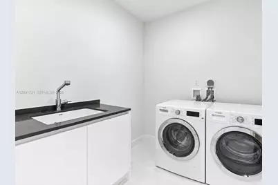 300 Biscayne Boulevard Way #3304C, Miami, FL 33131 - Photo 15