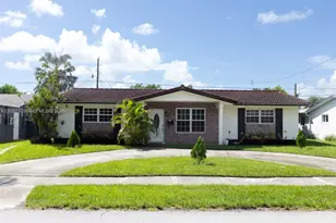 1320 Arthur St, Hollywood, FL 33019 - Photo 1