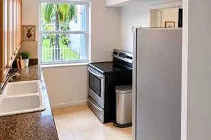 530 SW 10th St, Miami, FL 33130 - Photo 5