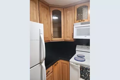 1725 W 60th St #F202, Hialeah, FL 33012 - Photo 3
