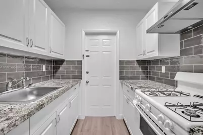 8010 Tatum Waterway Dr #5, Miami Beach, FL 33141 - Photo 11