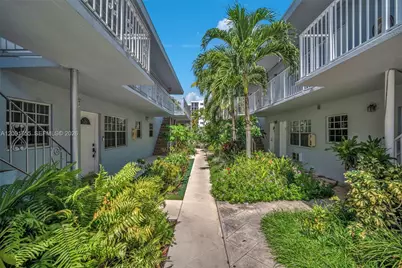 8010 Tatum Waterway Dr #5, Miami Beach, FL 33141 - Photo 3