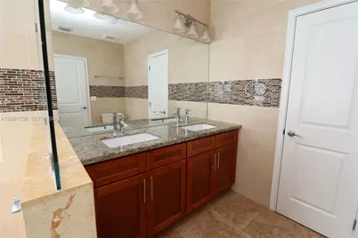 605 NE 28th St #3, Wilton Manors, FL 33334 - Photo 11