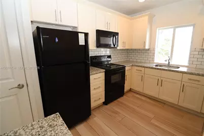 605 NE 28th St #3, Wilton Manors, FL 33334 - Photo 3
