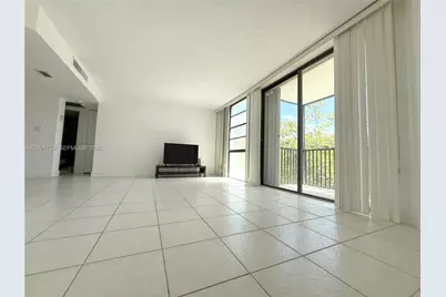 3475 N Country Club Dr #308, Aventura, FL 33180 - Photo 1