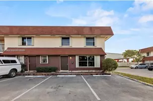 6570 SW 41st Ct, Davie, FL 33314 - Photo 1