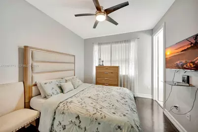 11355 SW 14th St, Pembroke Pines, FL 33025 - Photo 23