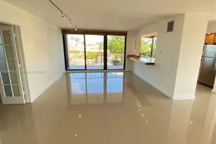801 N Venetian Dr, Miami, FL 33139 - Photo 3