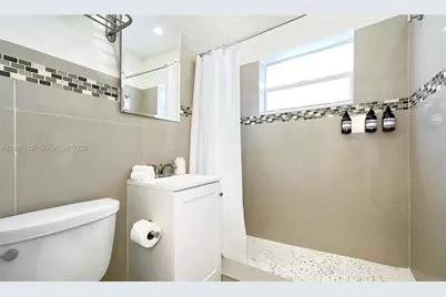 528 SW 4th Ave #A, Hallandale Beach, FL 33009 - Photo 15
