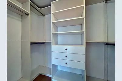 31 SE 6th St #1101, Miami, FL 33131 - Photo 19