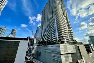 31 SE 6th St, Miami, FL 33131 - Photo 23