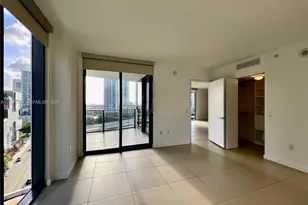 31 SE 6th St, Miami, FL 33131 - Photo 17