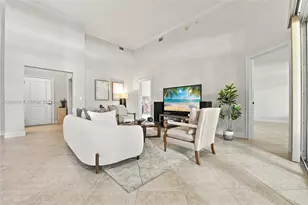 16102 Emerald Estates Dr, Weston, FL 33331 - Photo 5