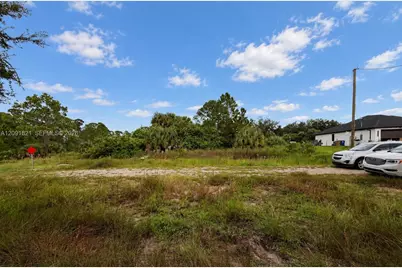 722 Irving Ave, Lehigh Acres, FL 33972 - Photo 7