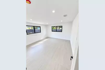 10260 SW 173rd St, Miami, FL 33157 - Photo 11