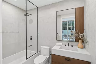 2200 Brickell Ave, Miami, FL 33129 - Photo 17