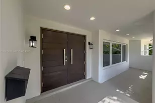 20405 NE 22nd Pl, Miami, FL 33180 - Photo 3