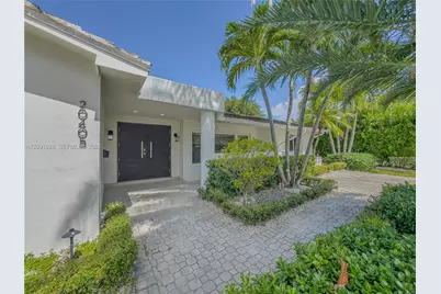 20405 NE 22nd Pl, Miami, FL 33180 - Photo 1