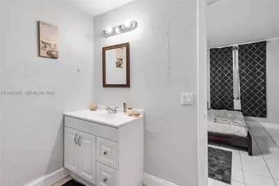 10000 NW 80th Ct #2247, Hialeah Gardens, FL 33016 - Photo 7