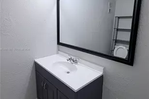 10000 NW 80th Ct, Hialeah Gardens, FL 33016 - Photo 7