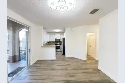 202 Riverwalk Cir, Sunrise, FL 33326 - Photo 15