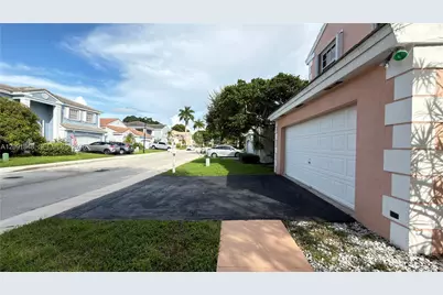 13950 Oak Ridge Dr, Davie, FL 33325 - Photo 7