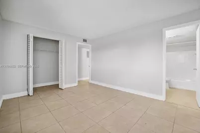 850 E Commercial Blvd #214B, Oakland Park, FL 33334 - Photo 9