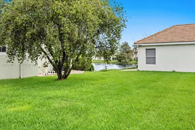 827 SW Lake Charles Cir, Port Saint Lucie, FL 34986 - Photo 31