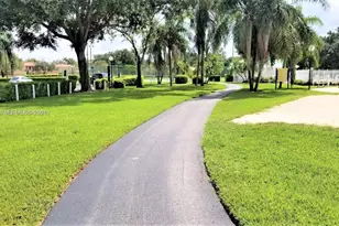 1724 SW 110th Terrace, Davie, FL 33324 - Photo 45
